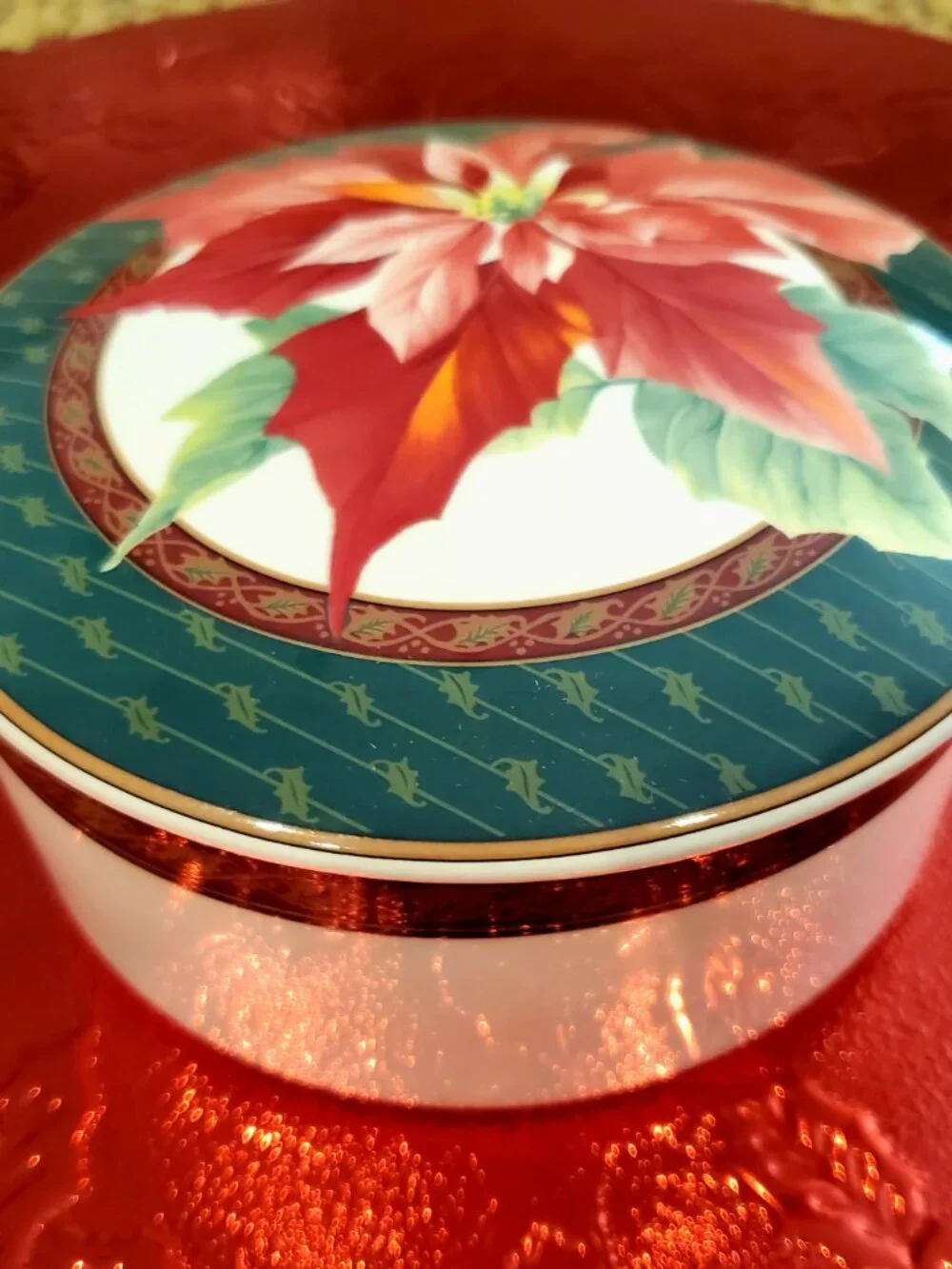 VINTAGE Mikasa Maxima Holiday Fleur Poinsettia Round Trinket Box w/Lid